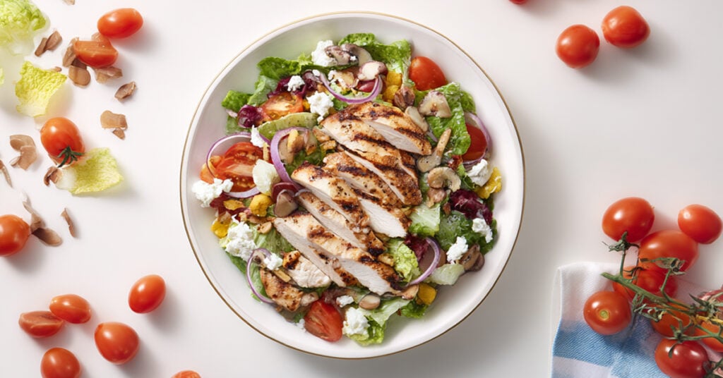 Sałatka z grillowanym kurczakiem