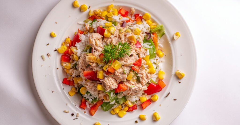 sałatka z tuńczykiem