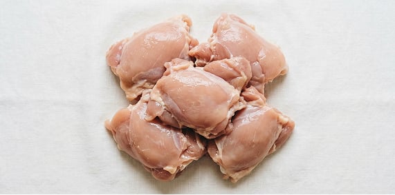 Mięso z ud kurczaka bez skóry