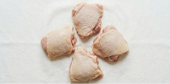 Mięso z udźca indyka ze skórą