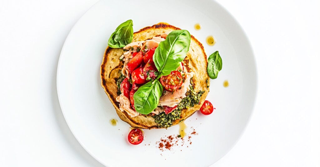 Naleśniki z indykiem i pastą warzywną