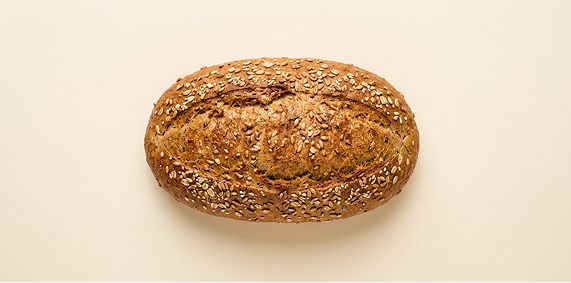 Chleb pszenny z ziarnem pszenicy