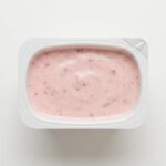 Jogurt truskawkowy 1,5% tłuszczu