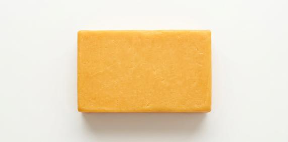Ser cheddar pełnotłusty