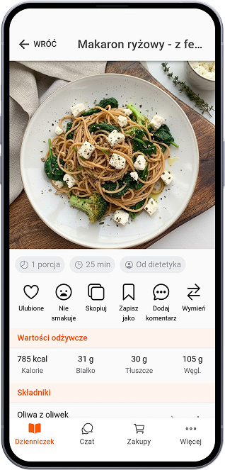 Makaron ryżowy z fetą, szpinakiem i brokułem