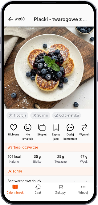 Placki twarogowe z owocami i dżemem
